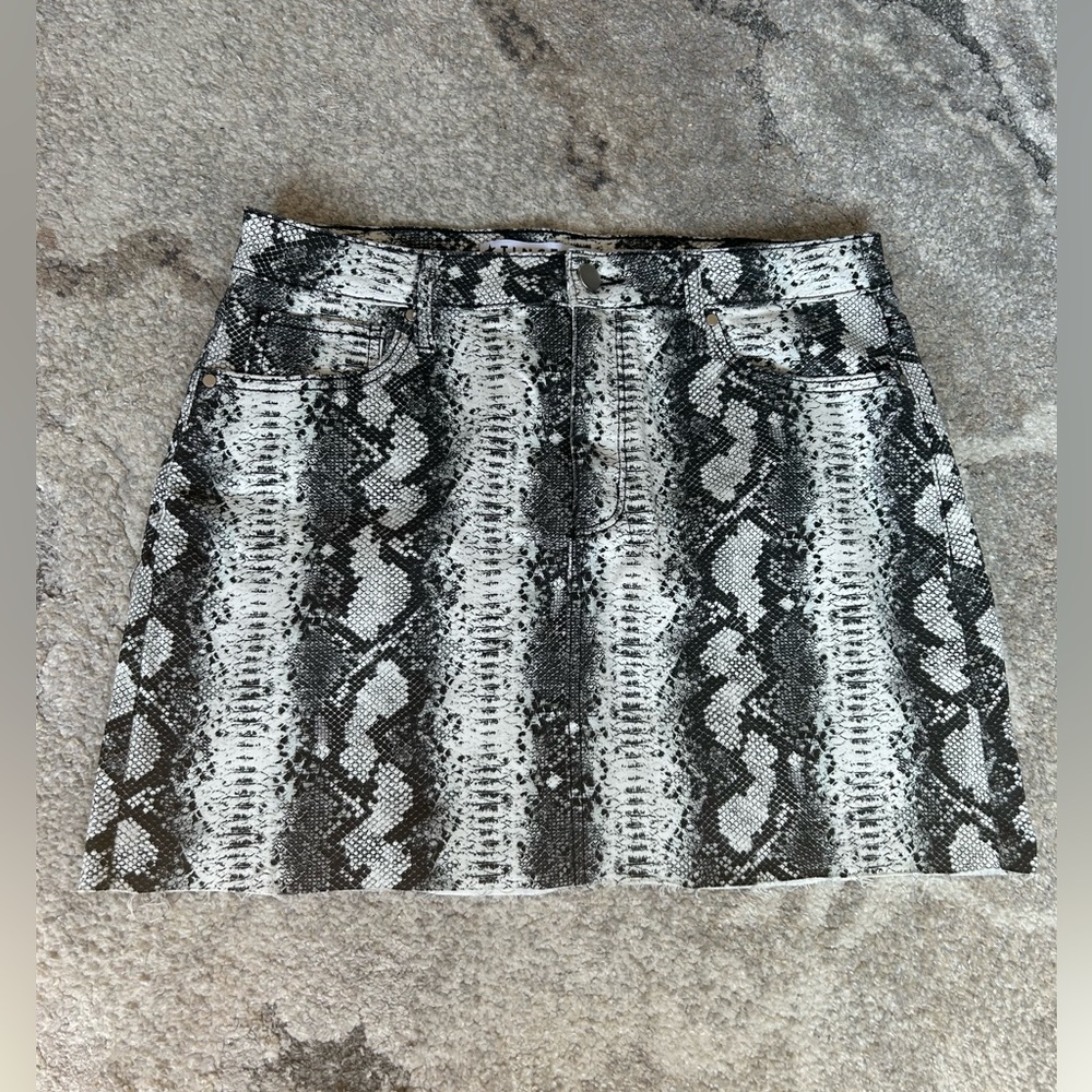 Snake print mini skirt